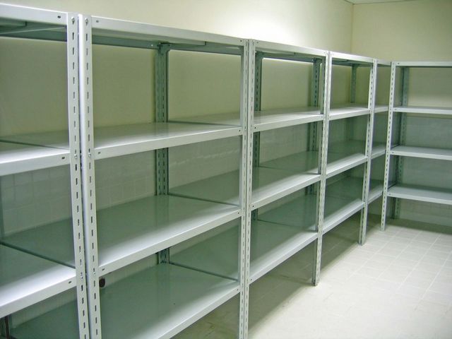 rafturi metalice