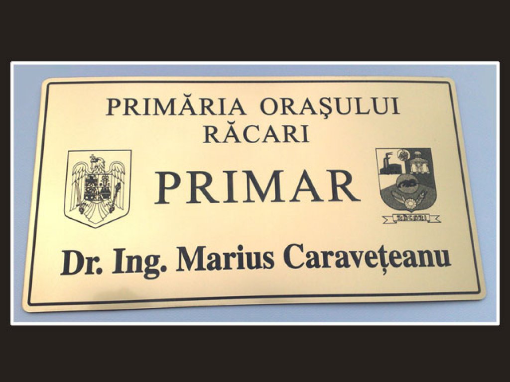 Placute gravate usi