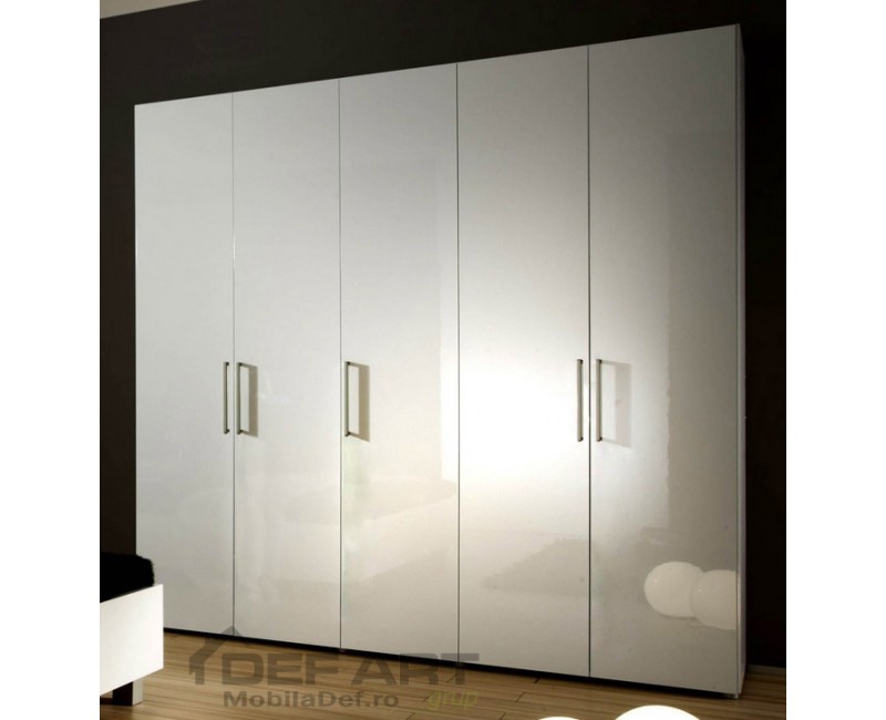 Dulapuri haine la comanda