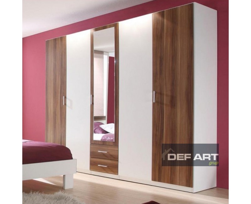 Dulapuri haine la comanda