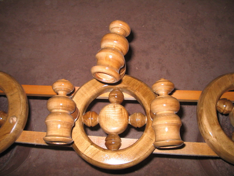 Corpuri de iluminat lemn