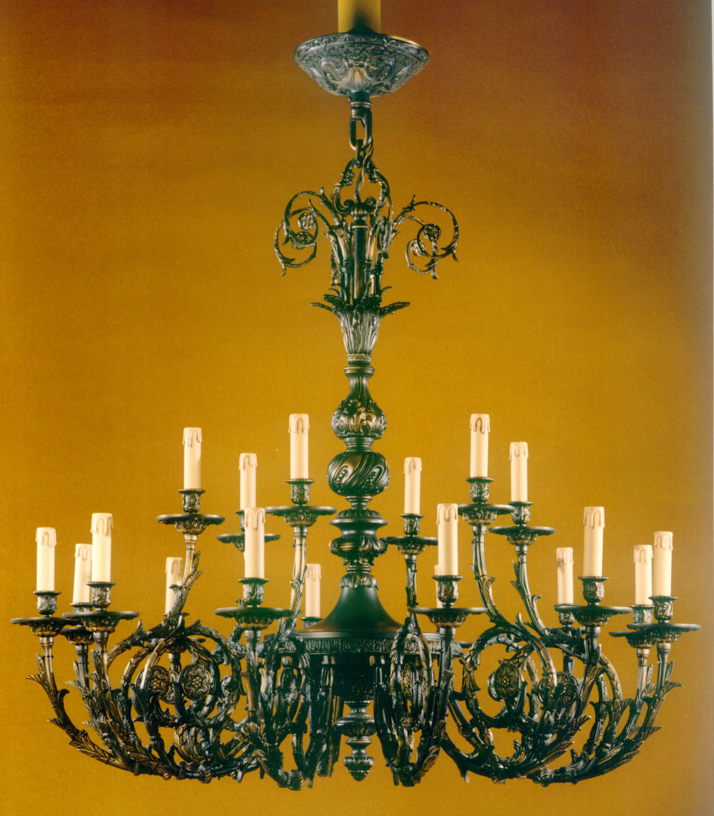 Candelabre suflate cu aur