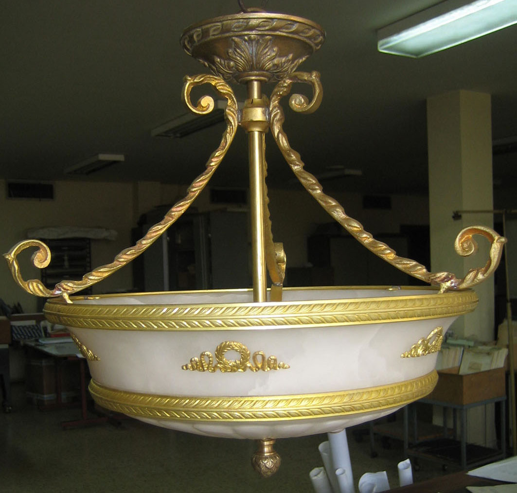 Lustre suflate cu aur