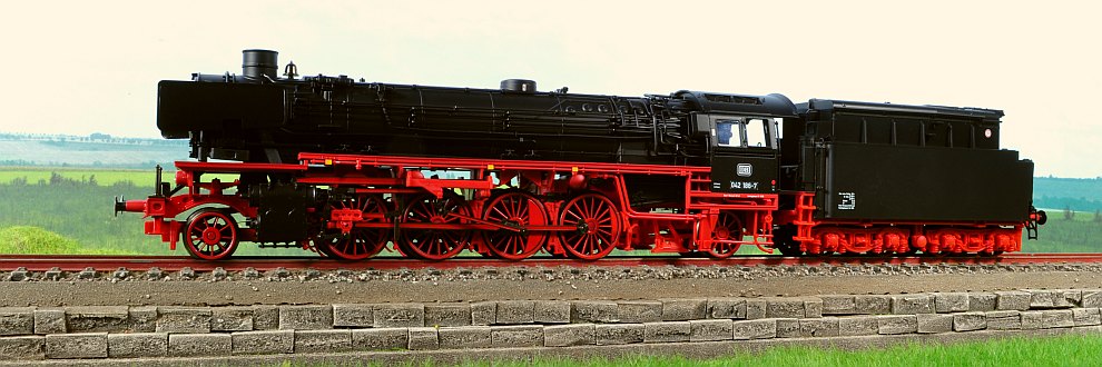 Miniatura locomotiva cu aburi
