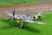 Macheta avion armata