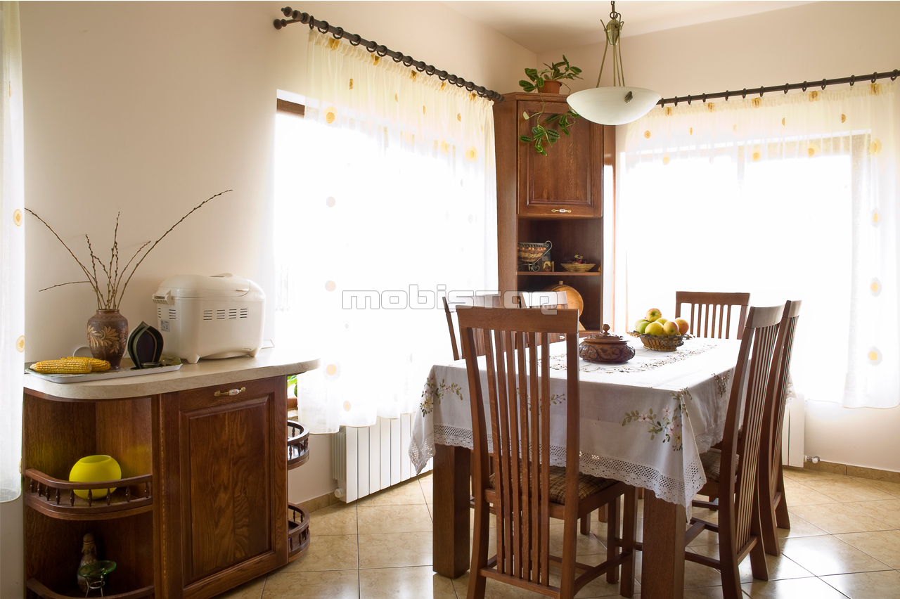 Mobilier lemn masiv bucatarie
