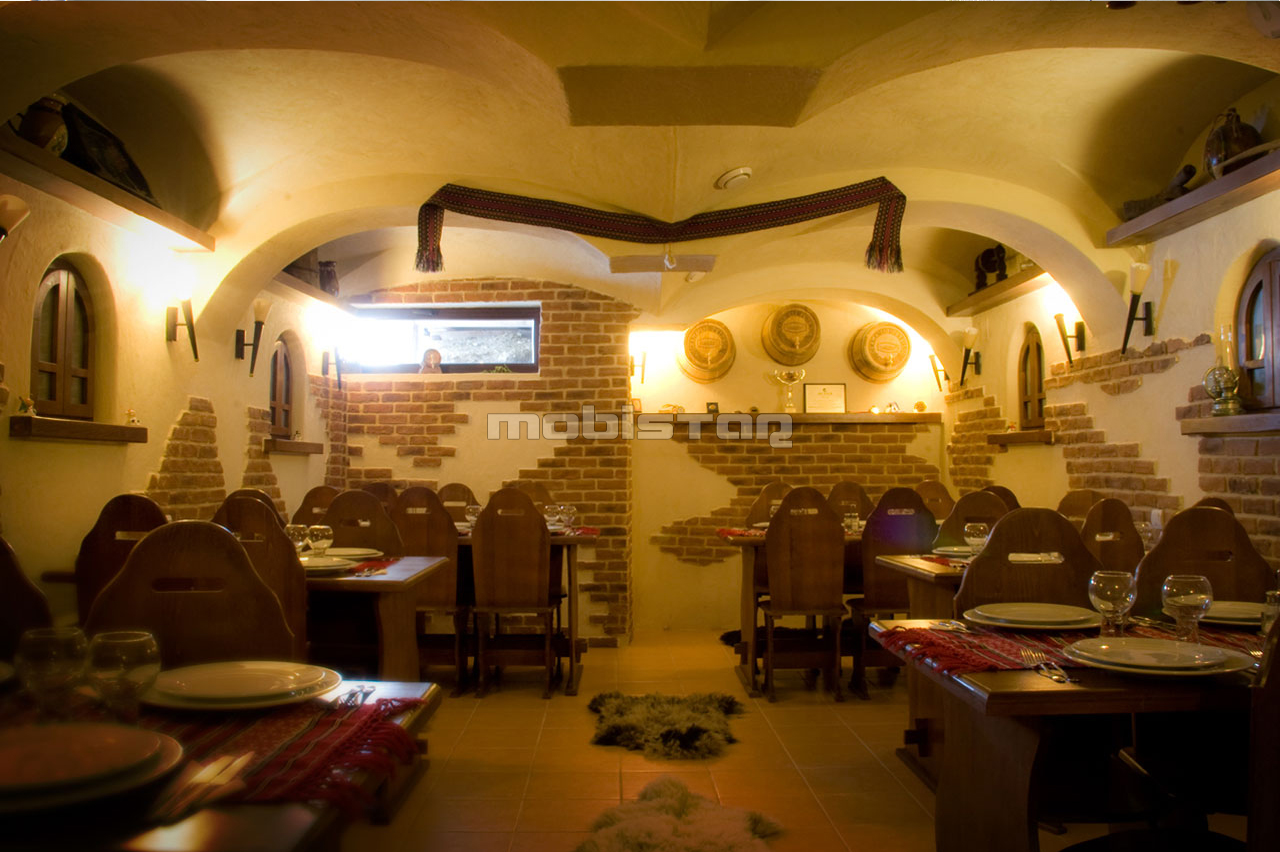 Mobilier lemn masiv restaurant