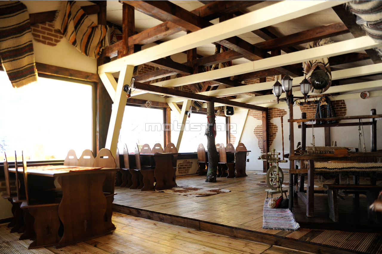 Mobilier lemn masiv restaurant