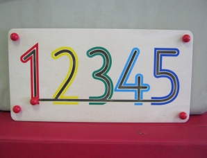 Panou perete cifre din lemn