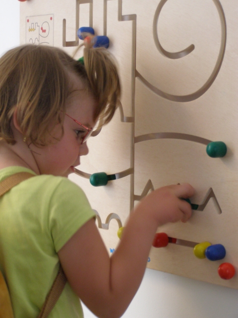 Panou perete labirint din lemn