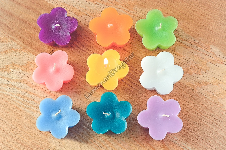 Lumanari plutitoare - model floare - alb