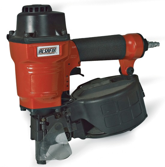 Masini de batut cuie