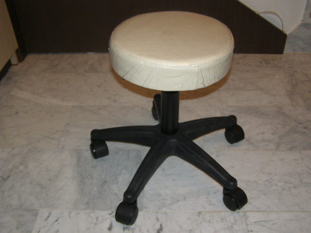 Mobilier salon infrumusetare