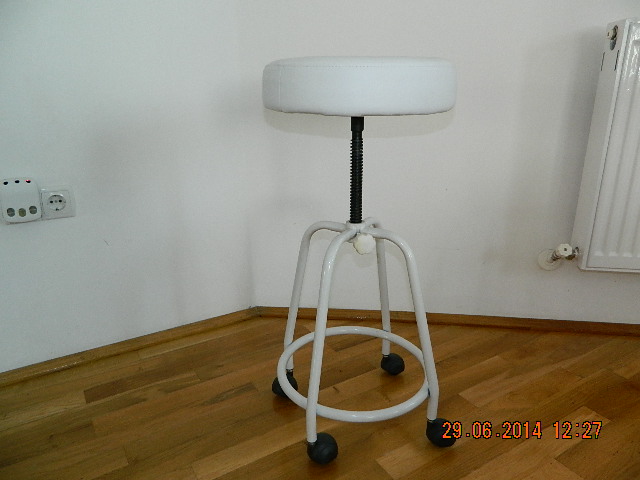Mobilier salon infrumusetare