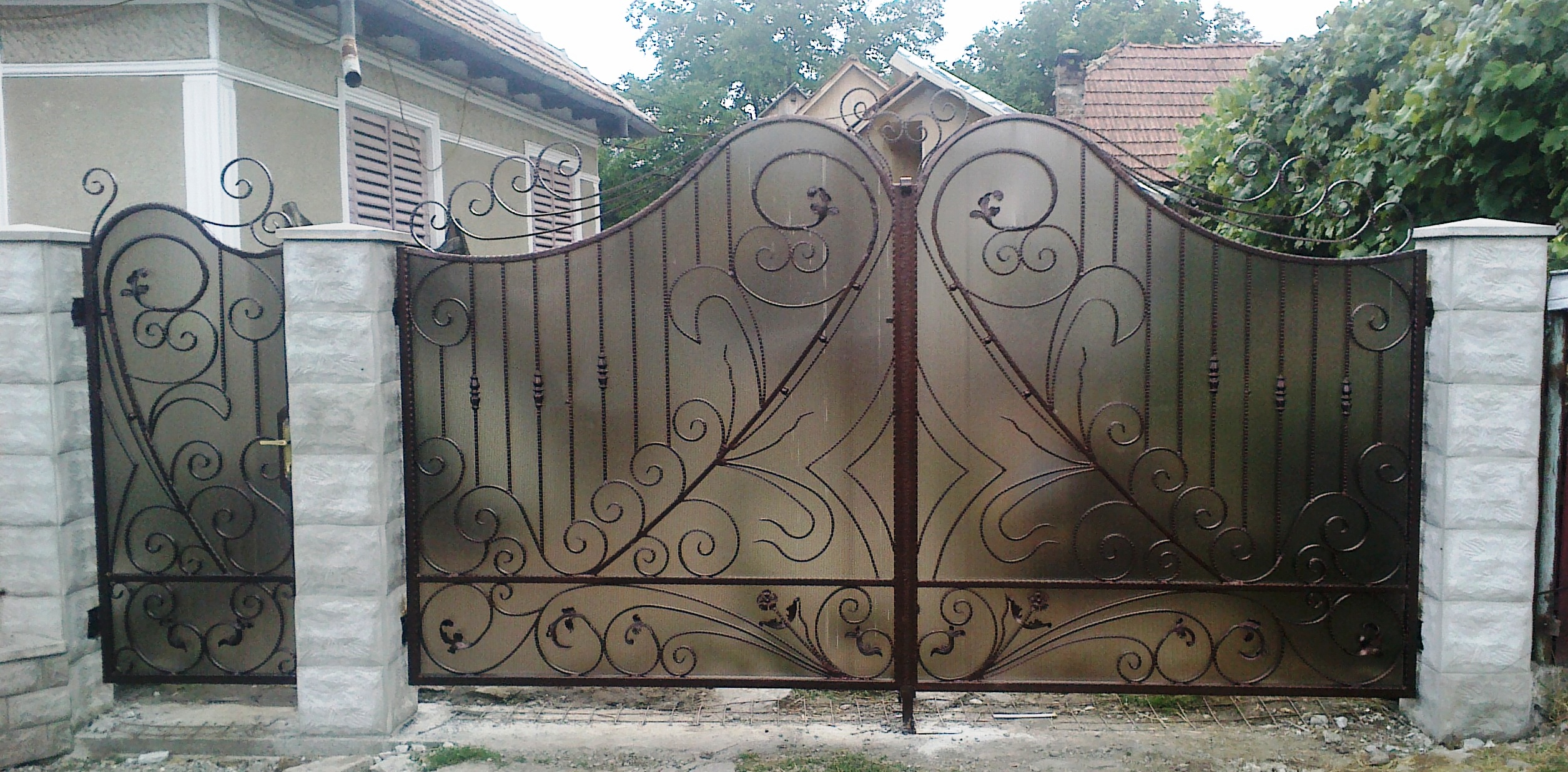 Porti fier forjat Bacau