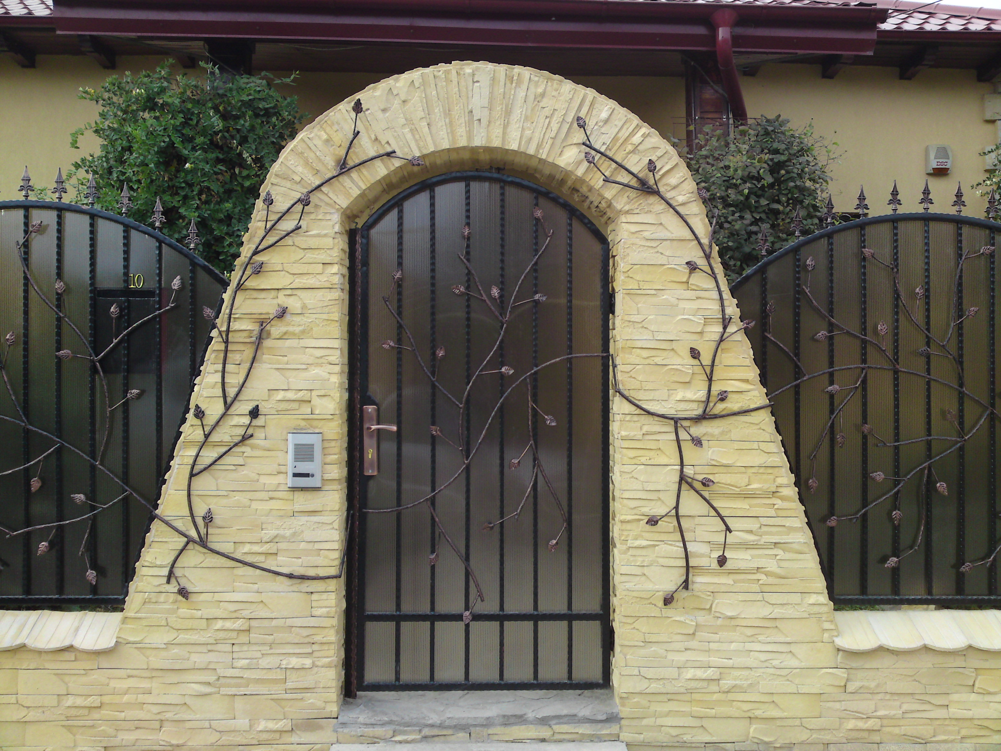 Porti fier forjat Bacau