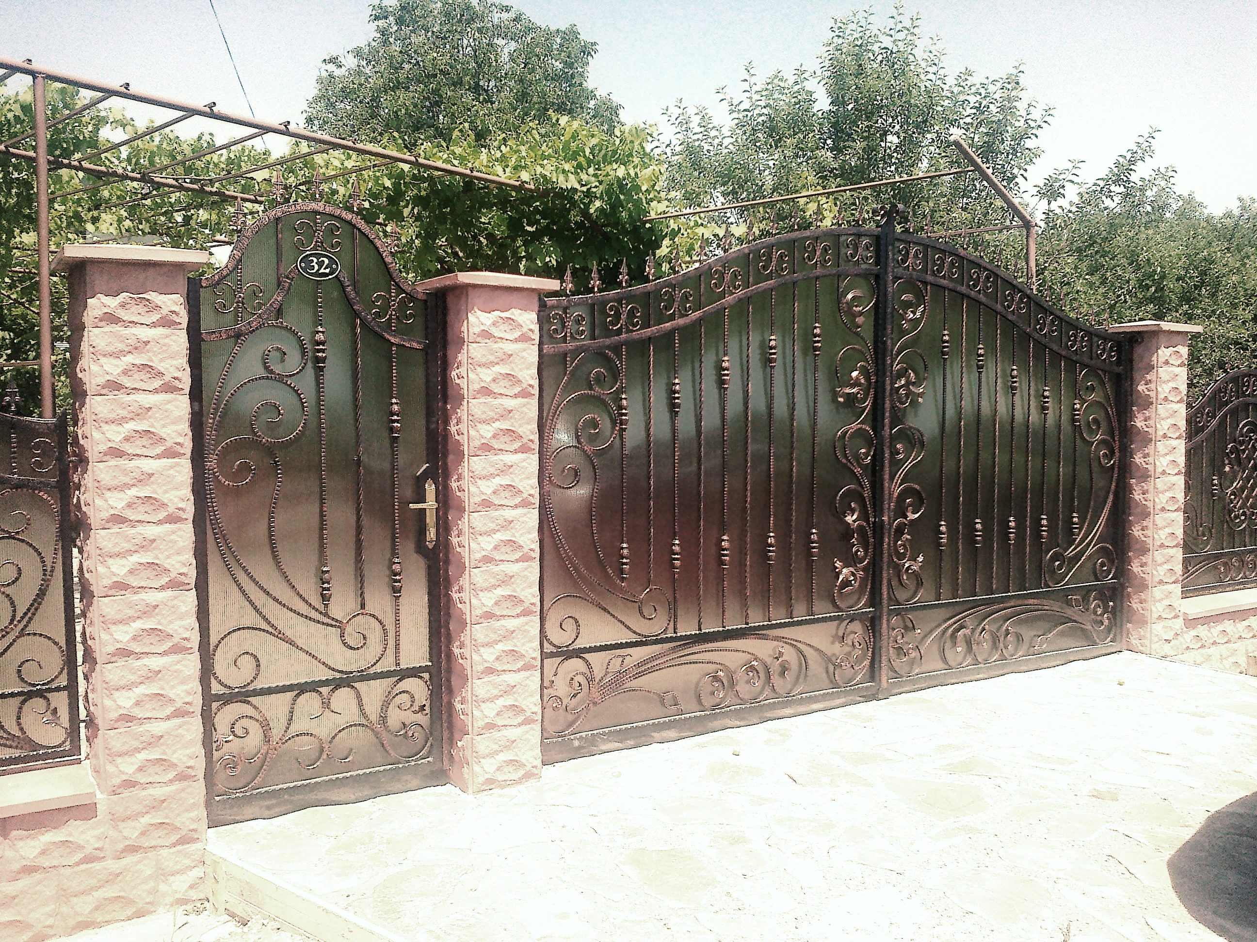 Porti fier forjat Bacau