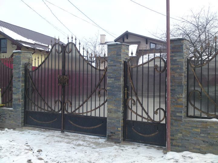 Porti fier forjat Bacau