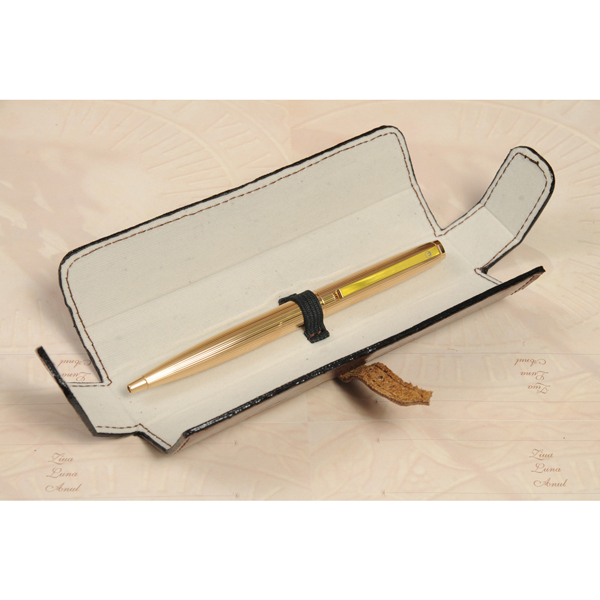 Etui-uri din piele naturala