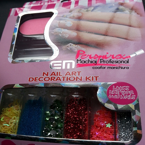 Decoratiuni unghii