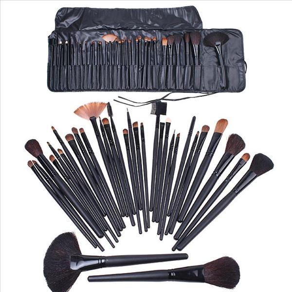 Set pensule machiaj
