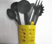 Ustensile teflon bucatarie