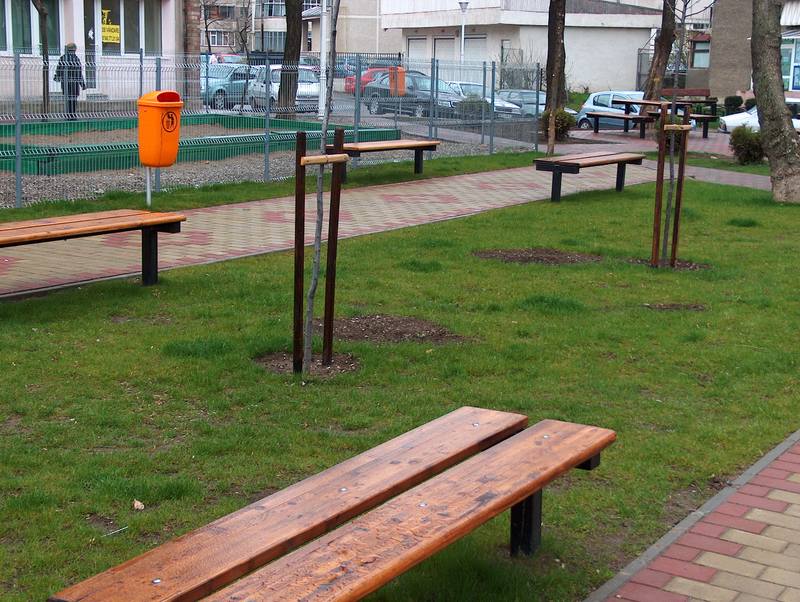 Mobilier urban lemn