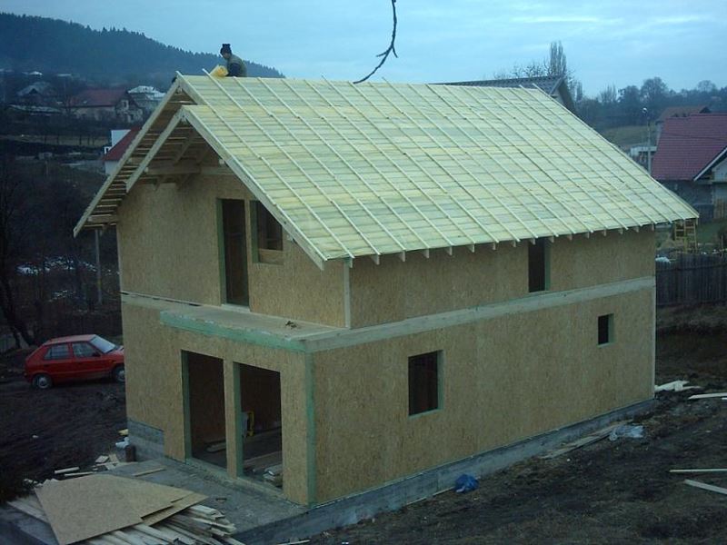 Case lemn prefabricate