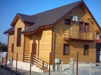 Constructor case lemn