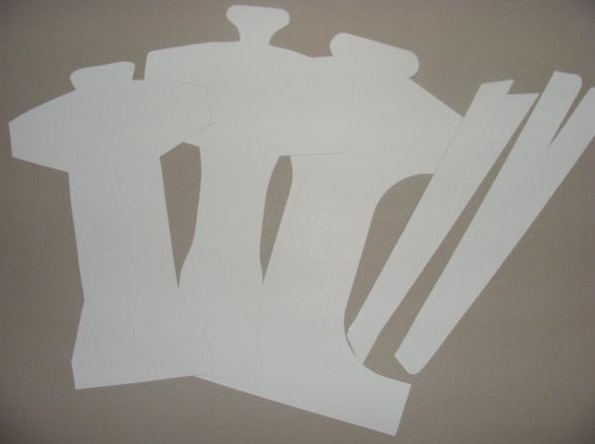 Suporturi carton confectii