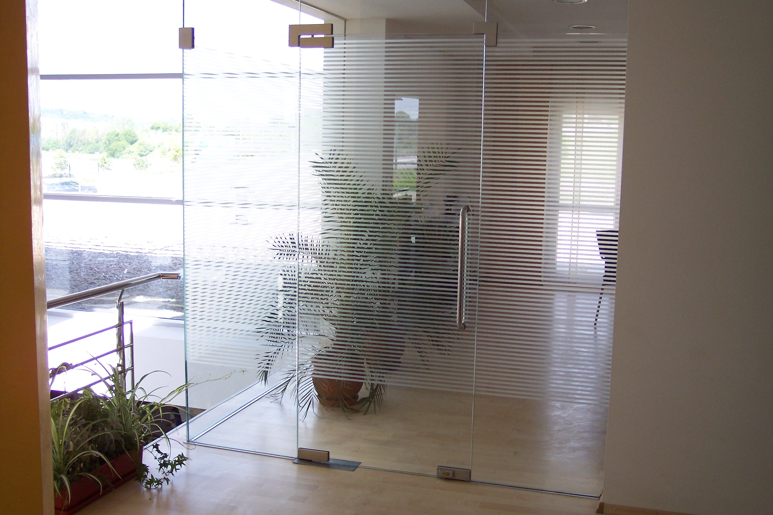 Usi sticla interior