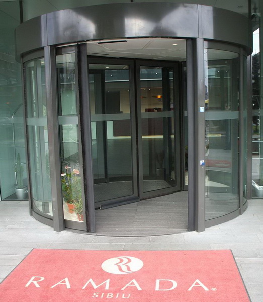 Usi rotative automate