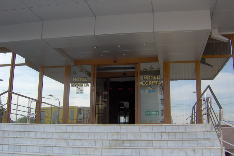 Usi automate culisante