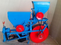 Motocultor semenatoare