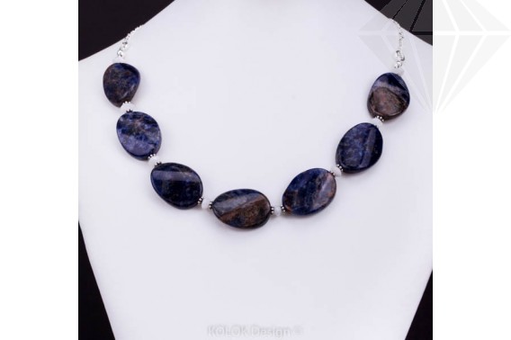 Coliere cu pietre semipretioase