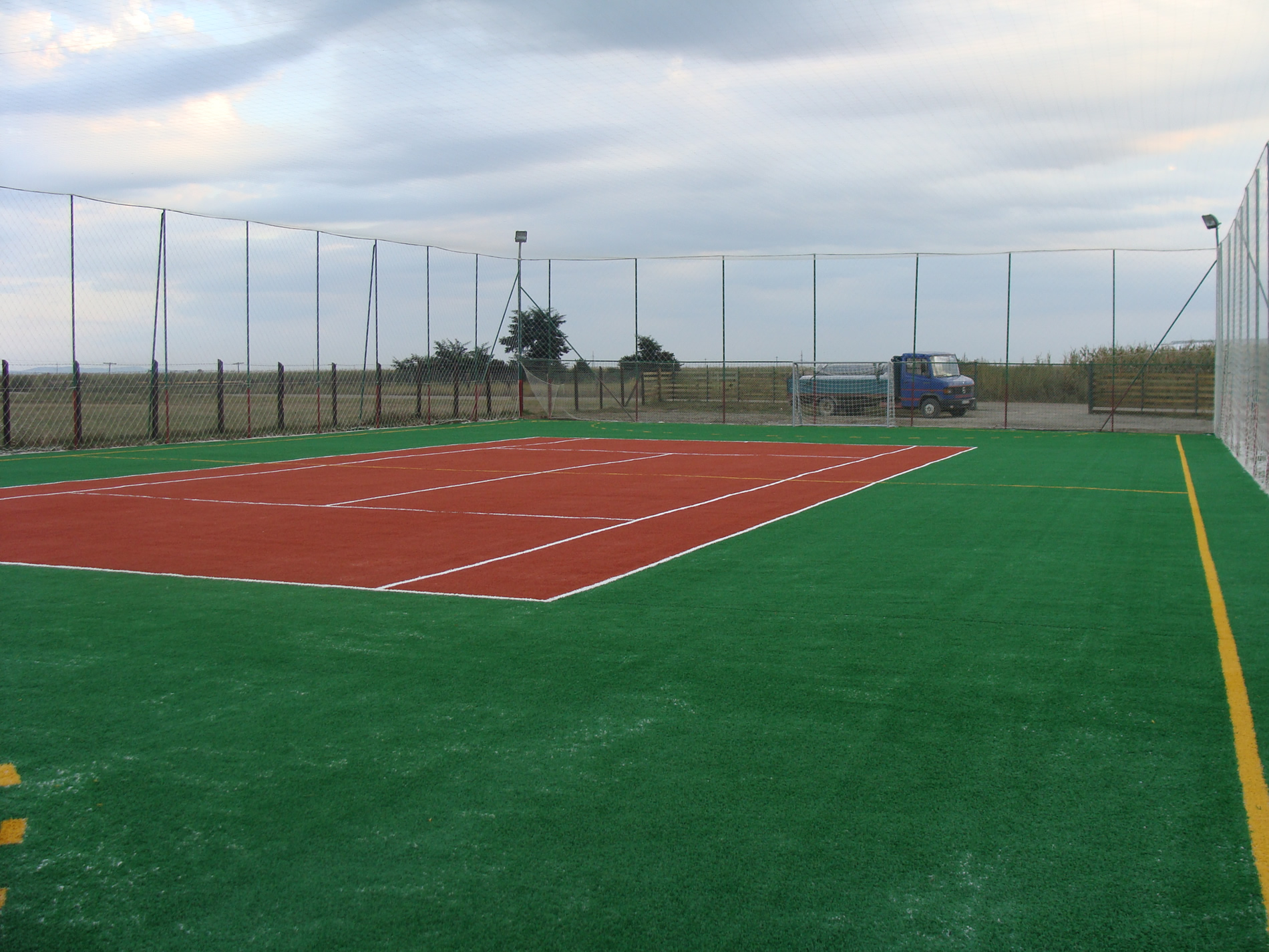 Gazon sintetic teren tenis