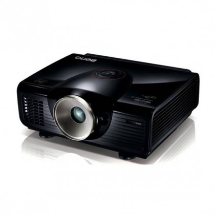 Inchiriere videoproiector Full HD/4500 lm