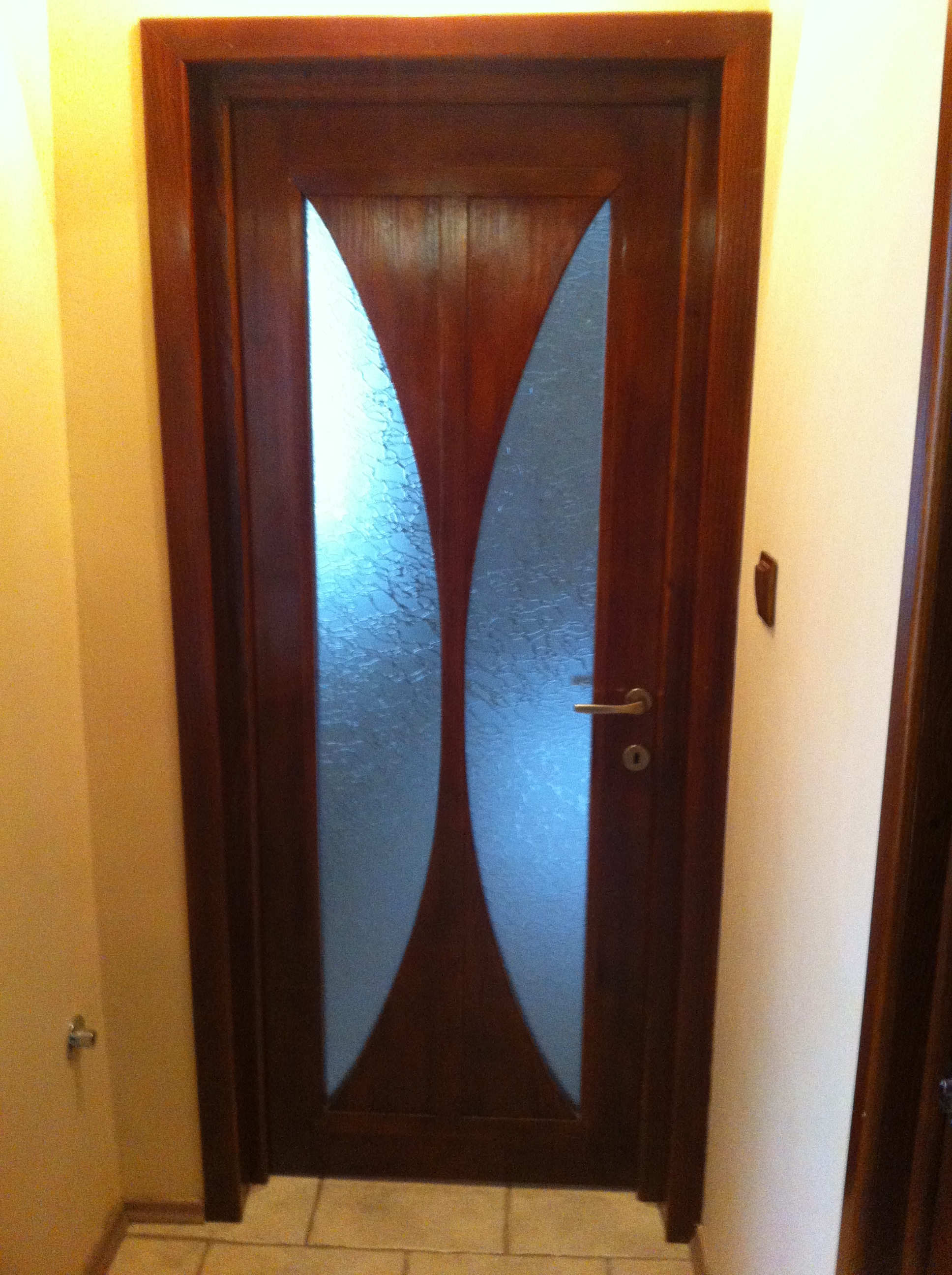 Usi interior lemn masiv