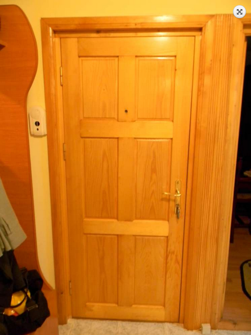 Usi exterior lemn masiv