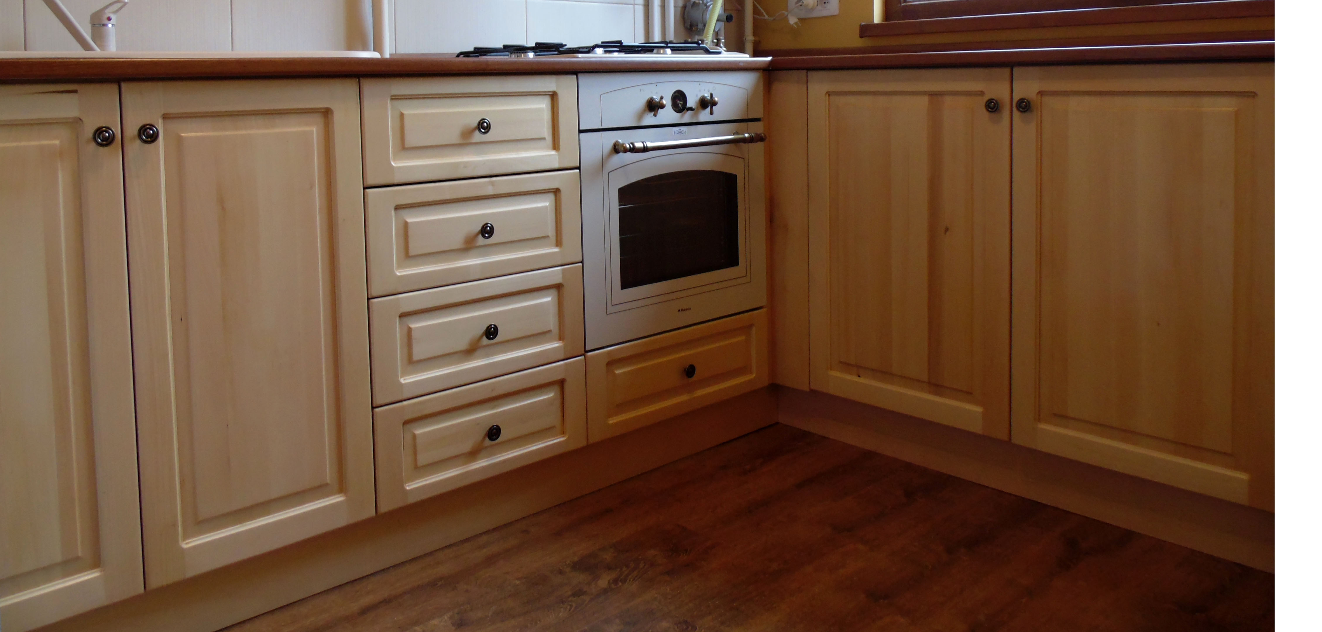 Mobila bucatarie lemn masiv