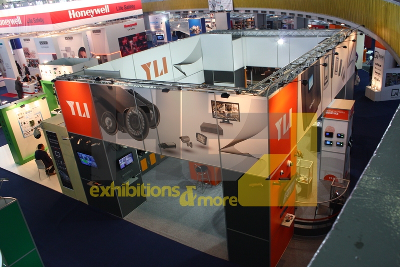 Standuri expozitionale personalizate