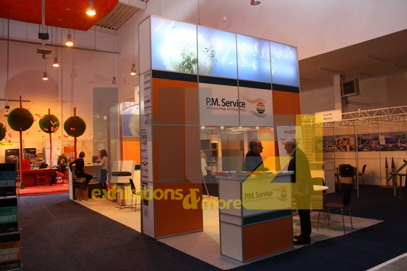 Standuri expozitionale personalizate