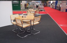 Inchiriere mobilier expozitional