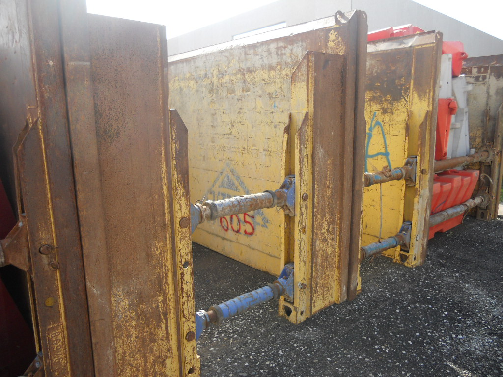 Sprijiniri de maluri