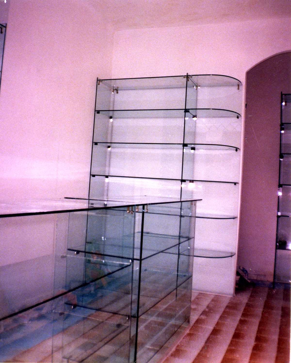 Mobilier comercial sticla