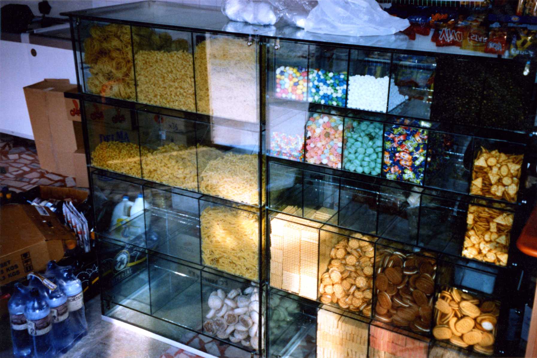 Mobilier comercial sticla