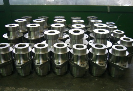 Confectii metalice