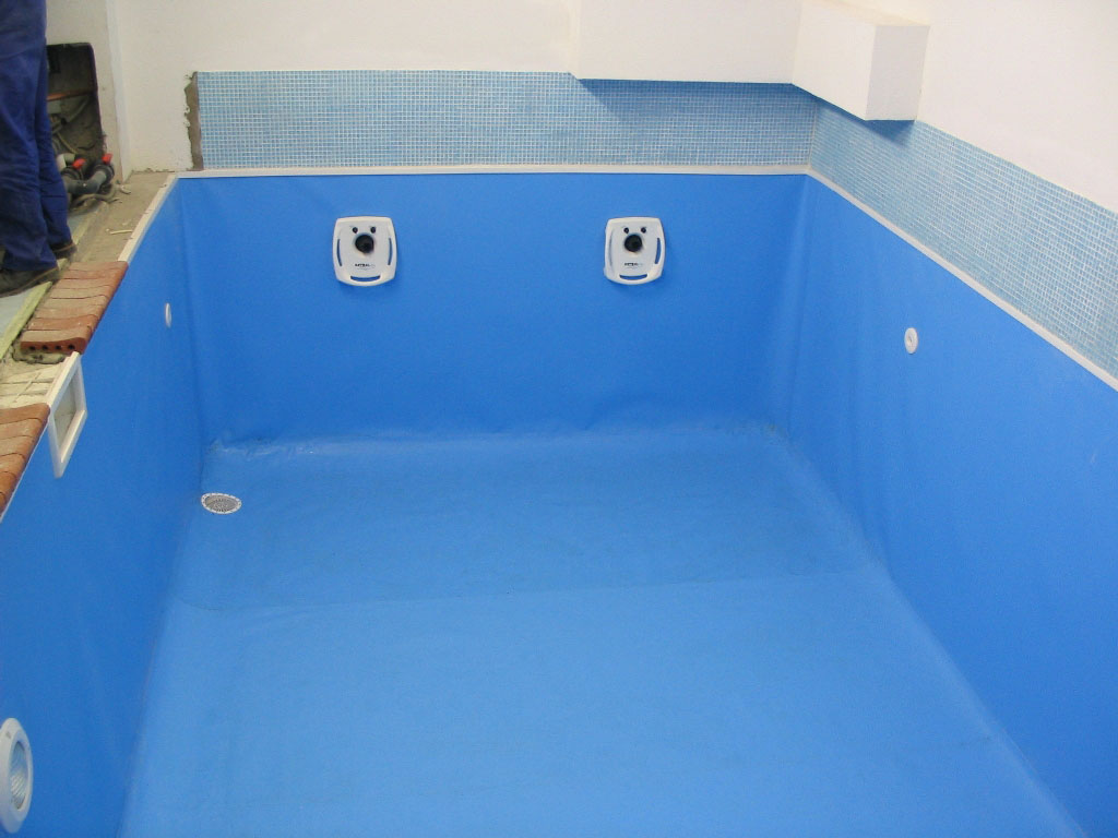 Piscine cu skimmer