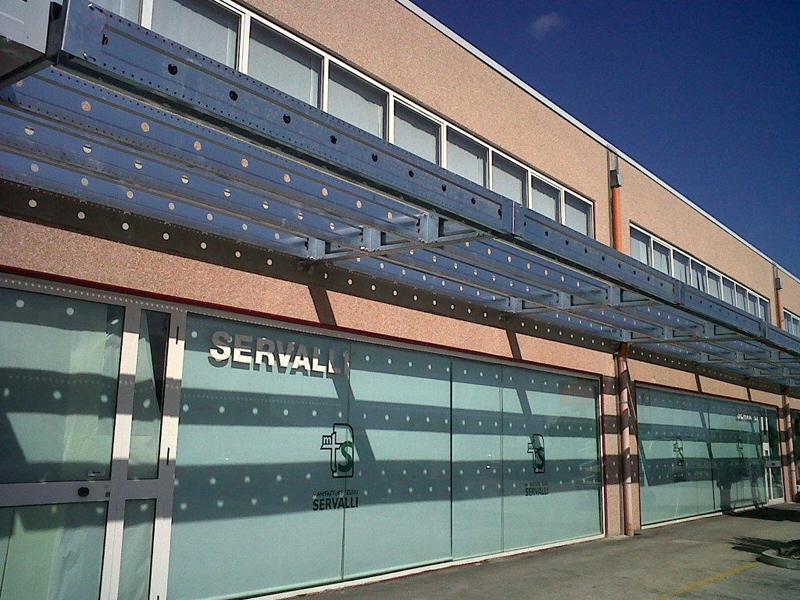 Confectii metalice