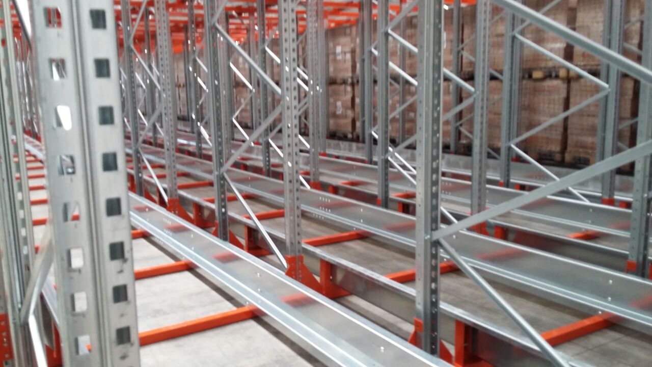 Rafturi metalice automatizate